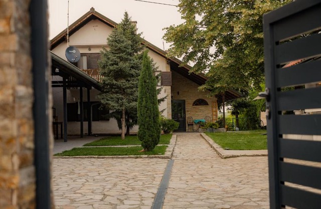 Vila Lio & Restaurant Devojacki Bunar