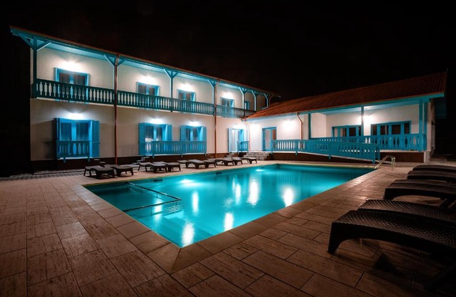 Vila Mavis-cazare cu piscina incalzita 1 mai-30 sept