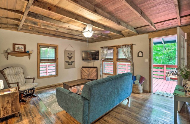 Vilas Treetop Cabin w/ On-Site Creek & Views!