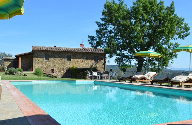Villa wi-fi pool for up to 8 people Arezzo pets accepted