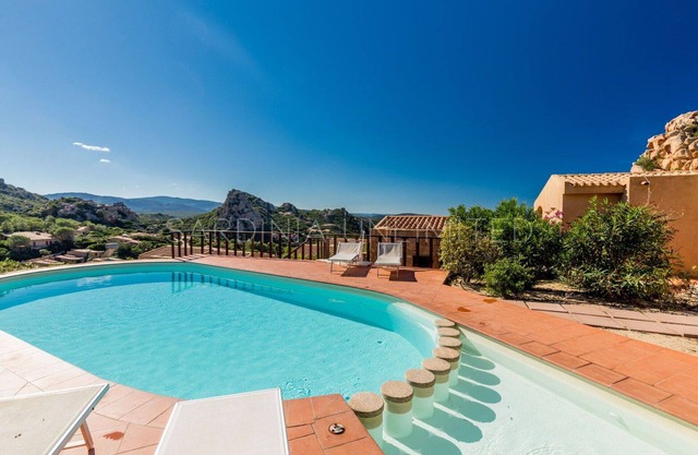 Villa Violetta Vita: with pool perfect for kids