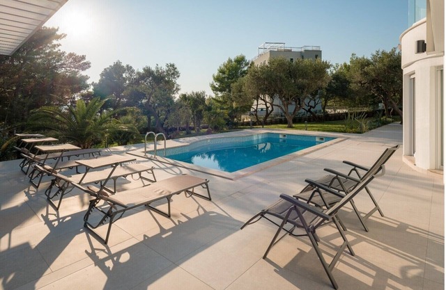 Villa 01 - Apartment 3 (4 + 2 1st floor)