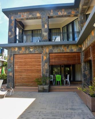 Villa 1