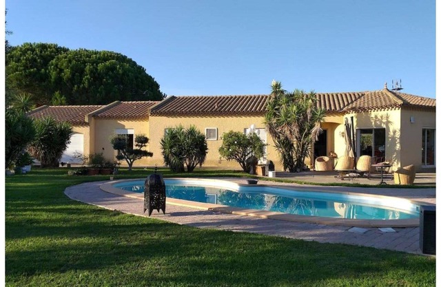 Villa 156 m2, Pool, 10Km Sea