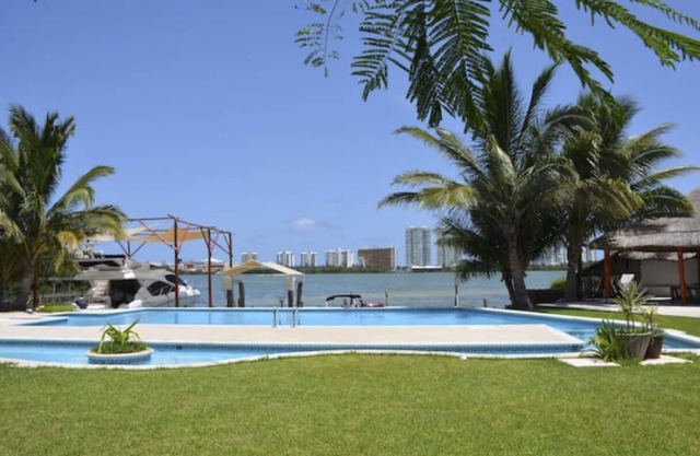 Villa:2 looking at Nichupte Lagoon