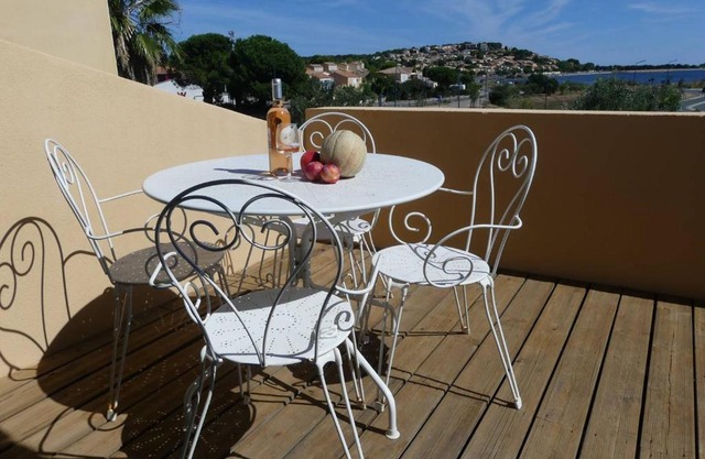 Villa 3 chambres avec terrasse, 6 pers, proche plage, Wi-Fi gratuit, quartier agréable - FR-1-81-146
