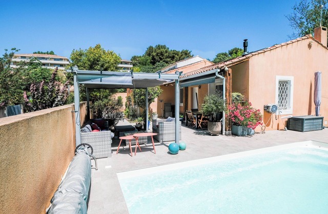 Villa 3 Chambres , Clim, Jardin Piscine Jacuzzi