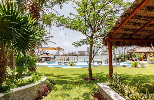Villa 3: Wonderful Villa overlooking Laguna Nichupte