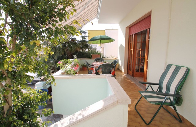 Villa 300 meters from a sandy cove