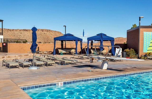 Villa #31 At Bloomington Country Club 3 Bedroom Condo by RedAwning