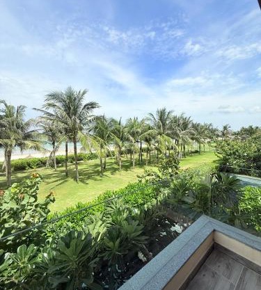 Villa 3BR Beach Front