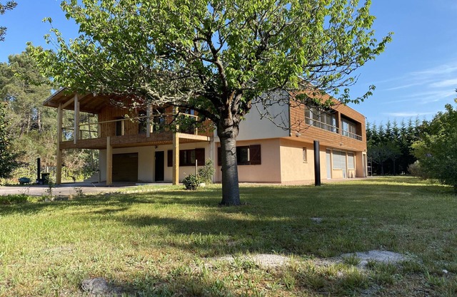 Villa 400m², 8 bedrooms, heated swimming pool