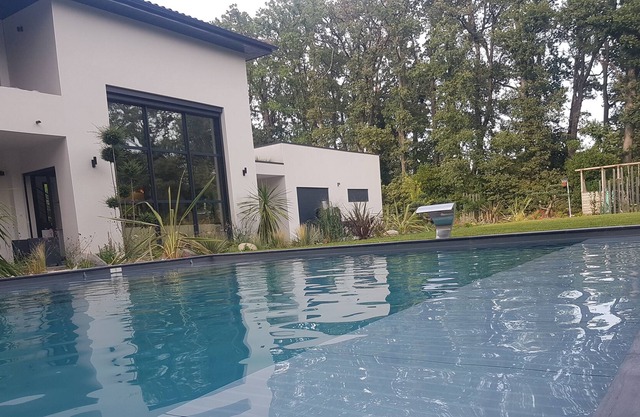 Villa 5 min from Avignon contemporary design villa with swimming pool
