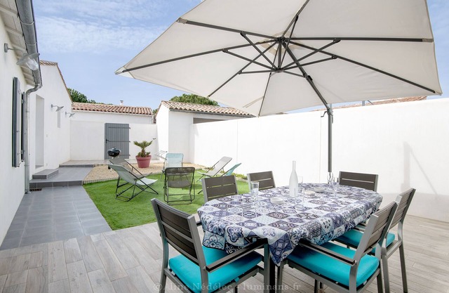 Villa 6 pers, town center and beaches of Bois Plage in D, not overlooked
