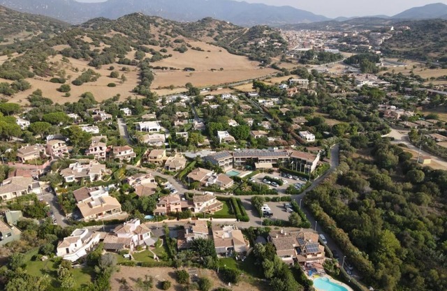 Villa 600 m from the beach of Simius