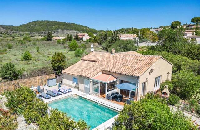 villa 8 people with private pool