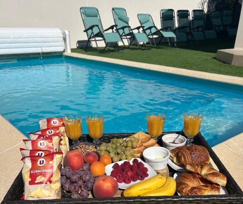 villa 8 personnes clim, piscine, parking