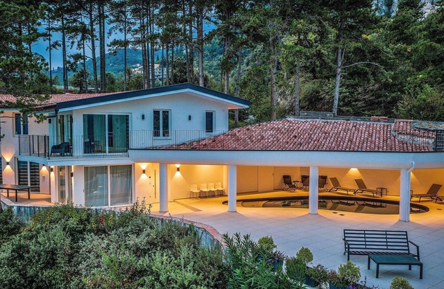 Villa Abetaia With Pool And Lake View
