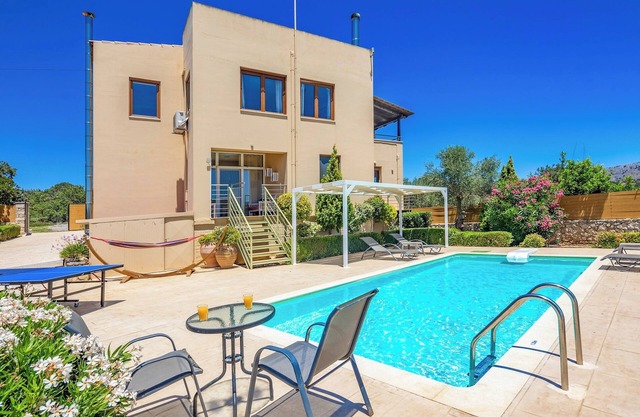 Villa Aclando - Three Bedroom Villa, Sleeps 6