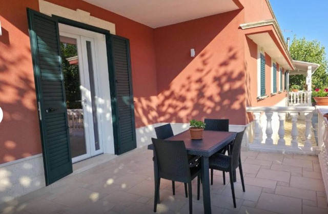 Villa Ada - Apartment 'Simona' with Private Terrace, Wi-Fi and Air Conditioning