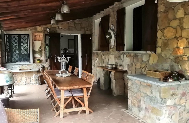 Villa Adelida, private, panoramic, a few steps from the sea.