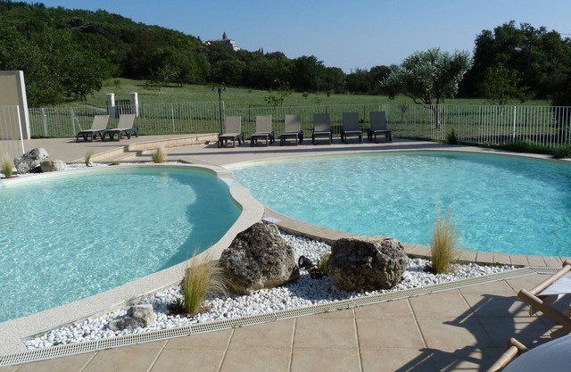Villa Adhémar Gîte L'olivier Avec Piscine