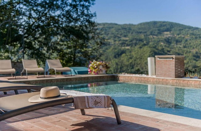 Villa Adriana 10 - Four Bedroom Villa, Sleeps 10