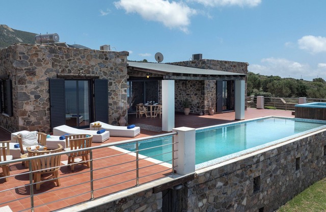 Villa Aglaia - Outdoor Jacuzzi - Affordable Luxury - Privacy