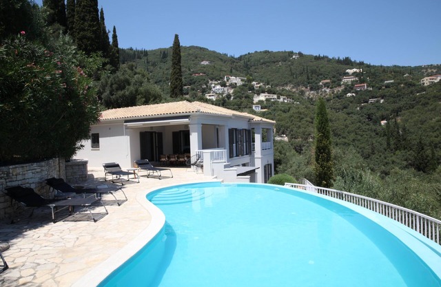 Villa Agni, Contemporary villa in excellent location just 200 meters from Agni Beach