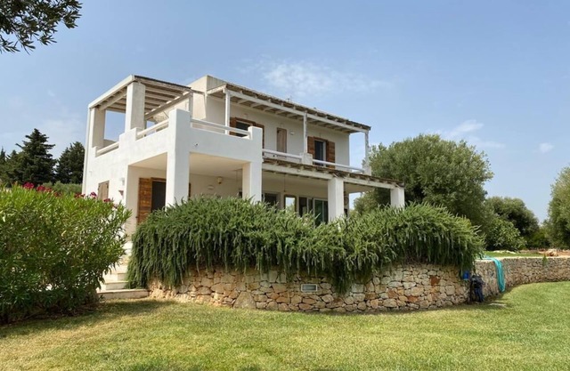 Villa Agosto, attractive villa with sea view, pool, air conditioning