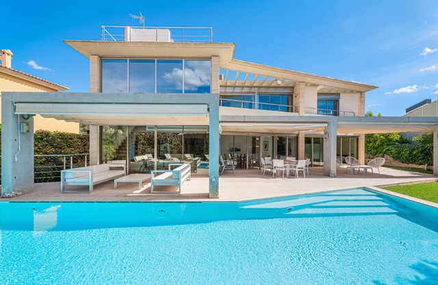 Villa Agusmar with Sea View, Pool & Wi-Fi
