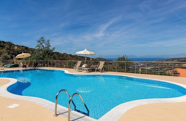 Villa Albatros D: A characteristic and welcoming cottage surrounded by the greenery, with Free WI-FI.