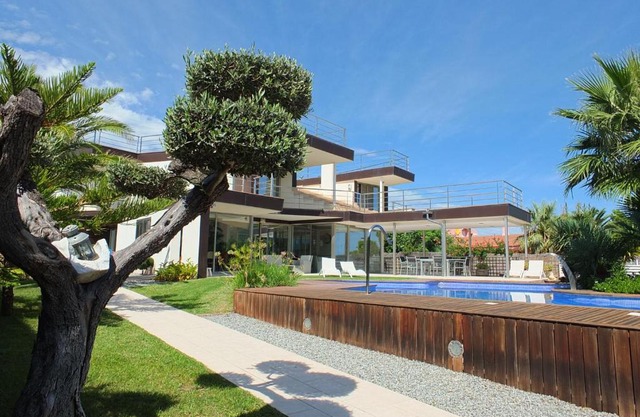 Villa Almadrava stunning 5bedroom villa with air-conditioning & private swimming pool