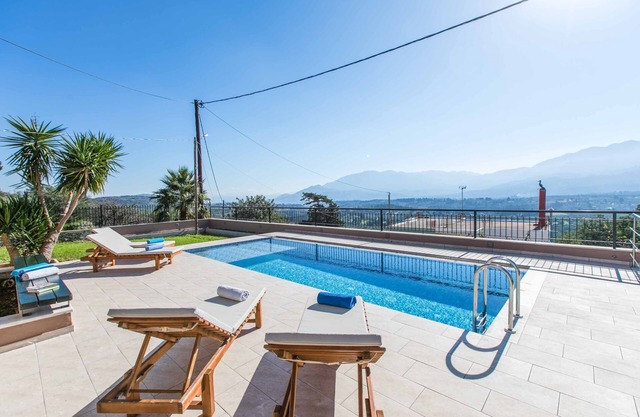 Villa Aloni Chania - Three Bedroom Villa, Sleeps 6