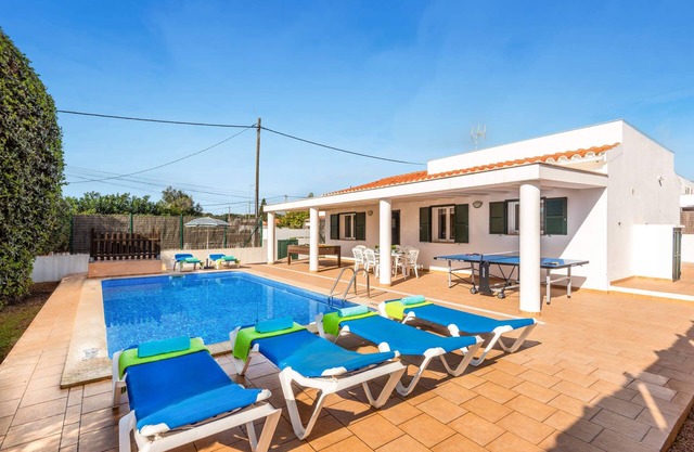 VILLA AMALIA Family chalet. Private Pool, Free AC/Wi-fi