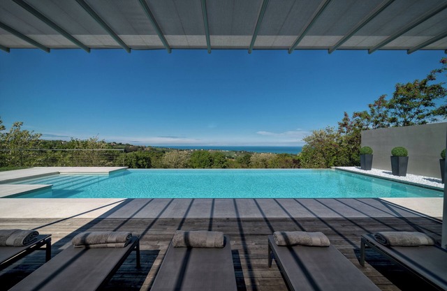 Villa Amanda in Marche Region, 5 km From the Beach