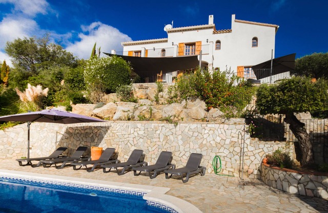 Villa Ambolo - wonderfull large Villa with private heated pool