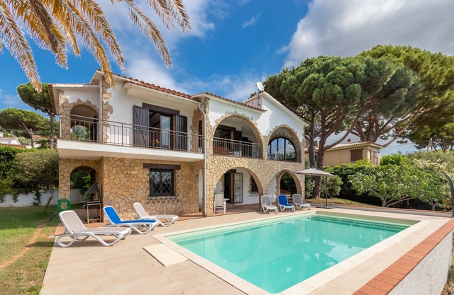 "Villa Amistad" with Mountain View, Private Pool & Wi-Fi