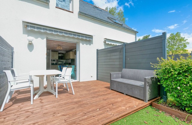 Villa 'Anabel Au Calme Proche Plage' with Private Terrace, Private Garden and Wi-Fi