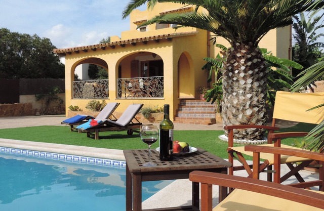 VILLA AND POOL AT THE BEACH OF CALA PI