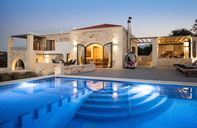 Villa Annie - Luxury Villa - 360 Sea & White Mountains views - Luxury hamper
