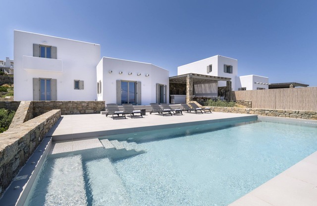 Villa Apiro - MG Villas - walking distance beach