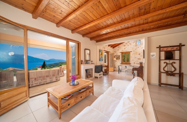 Villa Apollo 3-bedroom with amazing sea view and private pool