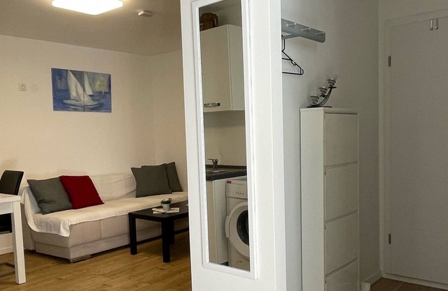 Villa Apricot - Apartment mit Kühlem Garagenplatz