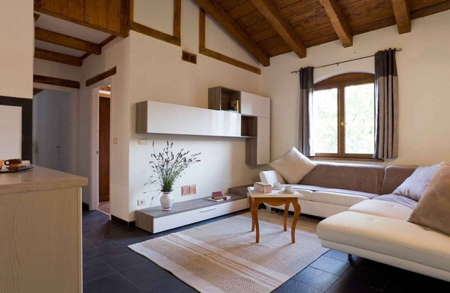 Villa Arbeio 8+6, Emma Villas