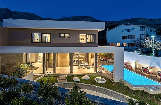 Villa Aria with pool, 100m to beach