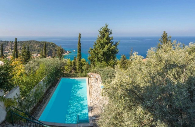 Villa Arithmos - Three Bedroom Villa, Sleeps 6