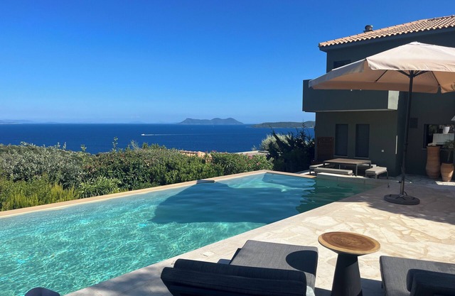 Villa Arkoudi - Enjoy panoramic ocean views from a serene mountain setting