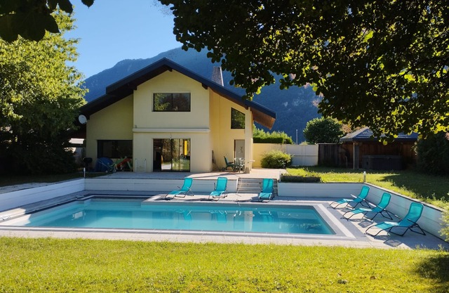 Villa Armonia – 5★ with Heated Pool, Hot Tub & Garden by Lake Annecy