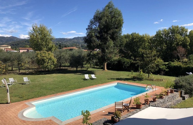 VILLA ARTE 12 PAX Luxury country house with Pool, BBQ WiFi near 5 Terre